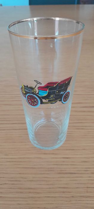 Copo antigo Ford