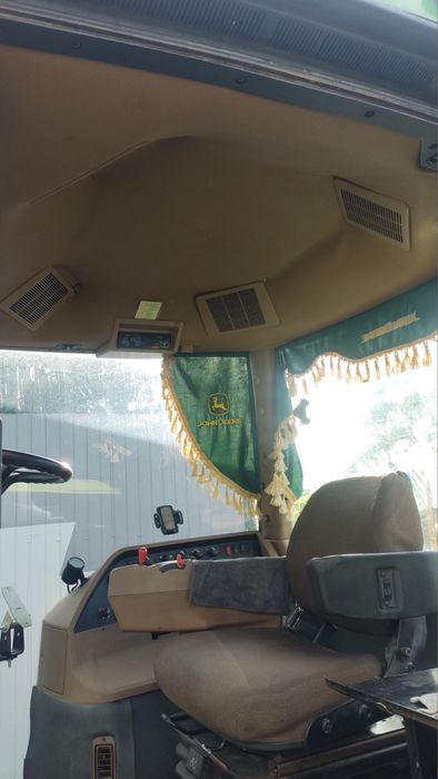 Продам John Deere 8400