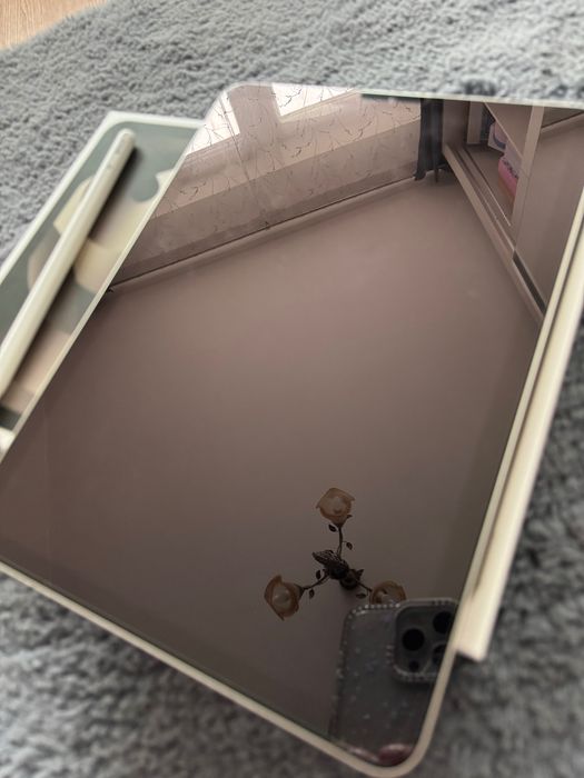 iPad Air (5th Generation) Wi-Fi, 256GB, jak nowy