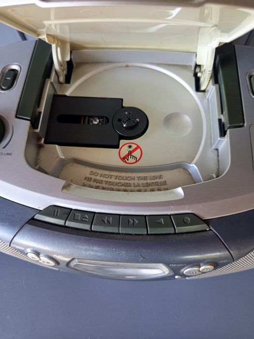 Radiomagnetofon z Cd - Philips Az1003 .