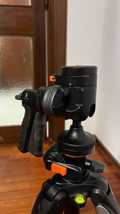 Vanguard GH100 +Tripé de alumínio Vanguard Alta Pro 263AT