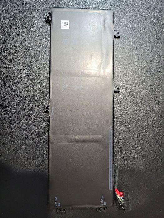 Zużyta bateria od dell precision 5520 56 Wh