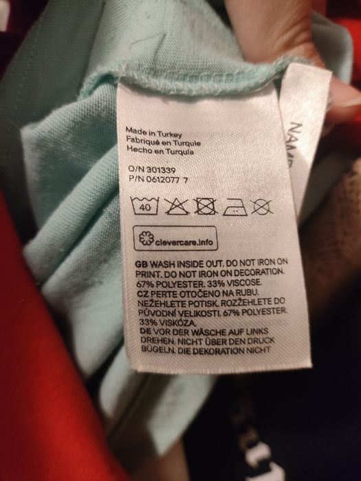 футболка голубая с пойетками/блестками