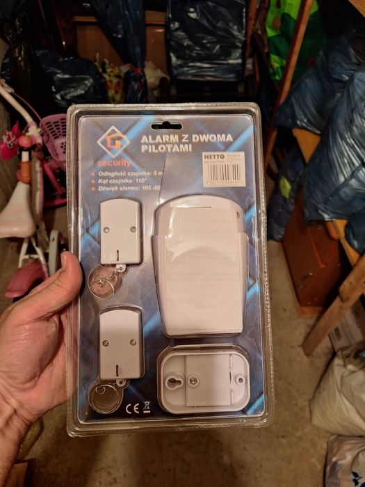 Alarm z dwoma pilotami