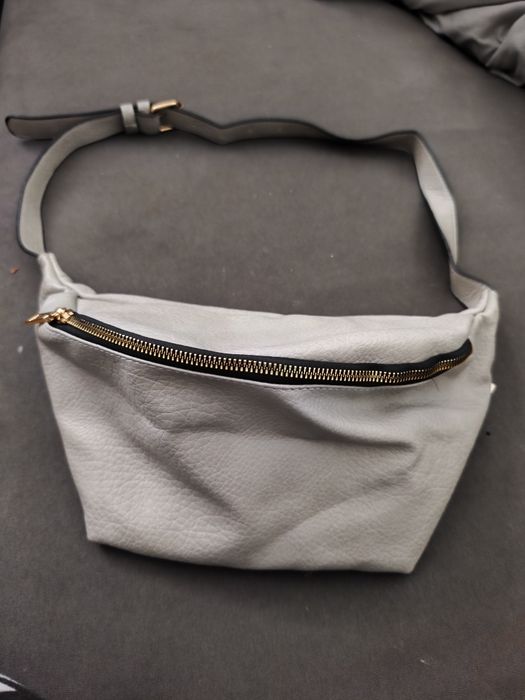 Sprzedam torebko-nerkę