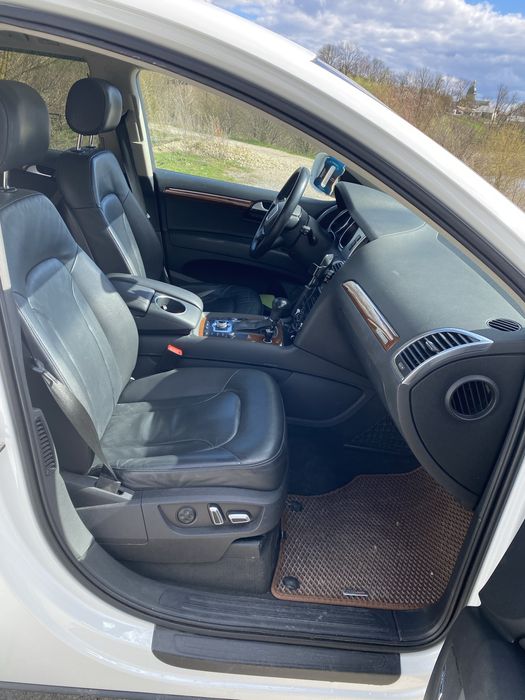 Audi q7 2015 рік