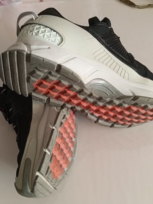 Tenis/ sapataria Nike 42 Zoom Vomero Roam