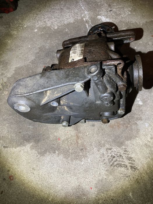 BMW E87 E90 118i 120i 318i 320i Dyfer  tył 3,23 N46B20B zregenerowany