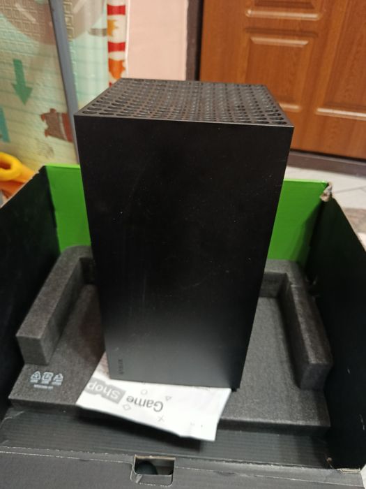 Xbox series x 1TB два джойстика