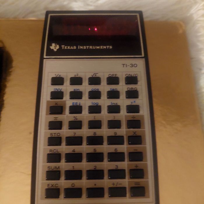 Calculadora antiga Texas Instrument TI-30 , fabricada nos USA.