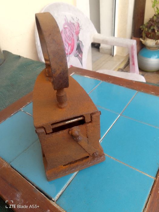 Ferro de Engomar Antigo