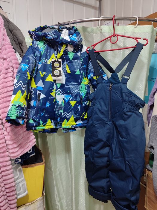 Зимний костюм, термокуртка, комбинезон на мальчика Венгрия год-8лет