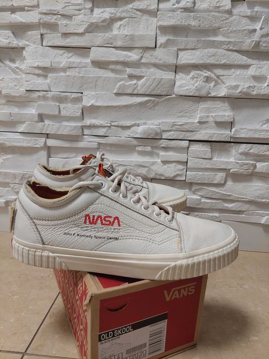 Buty Vans of the Wall r 42, 27 cm