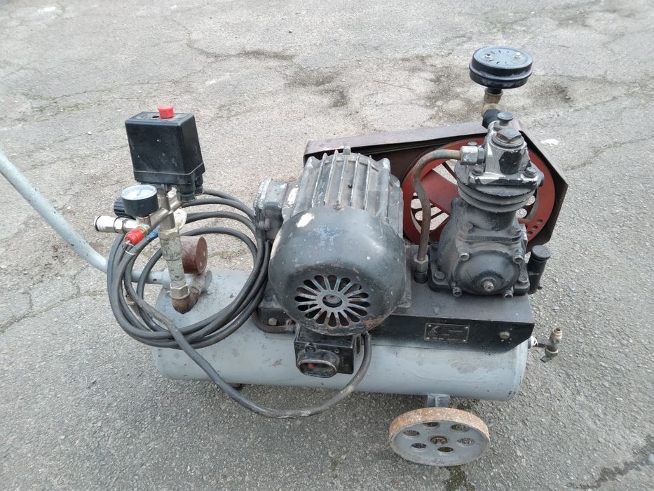 Компресор гаражний