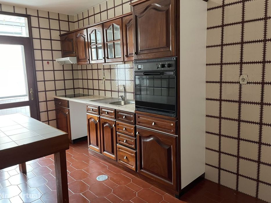 Alugo T1 Avenida da República – Gaia