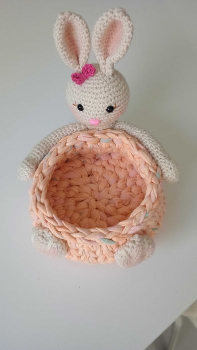 Amigurumi cestinha coelho