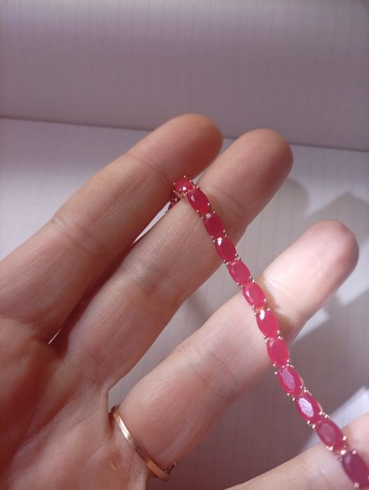 Серебряный браслет с натуральными рубинами