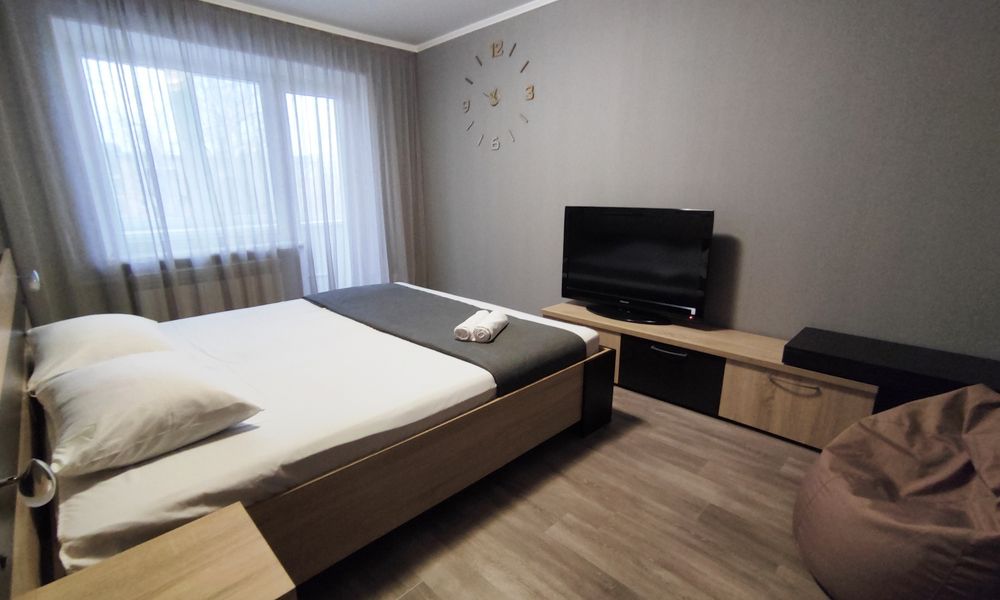 Подобово, погодинно 2 кімнатна в центрі