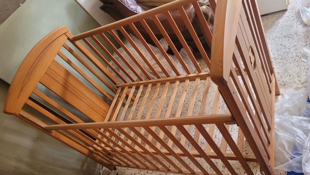 Berço + colchão para bebé - como nova