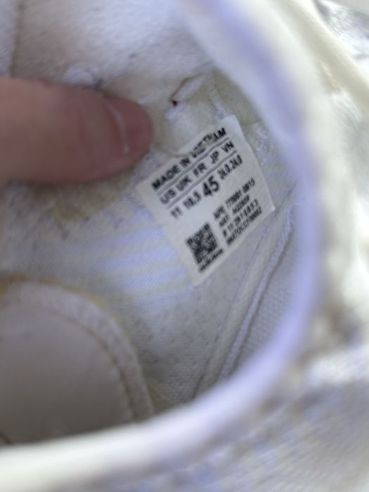 Кроссовки adidas yeez 45р