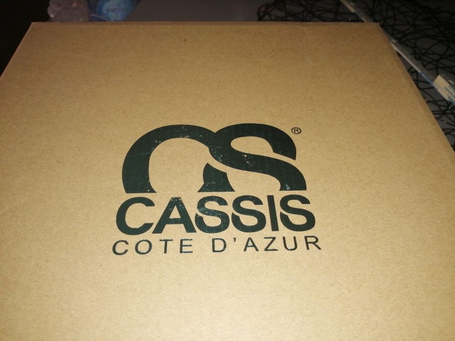 Botki d'azur z modnym lańcuchem