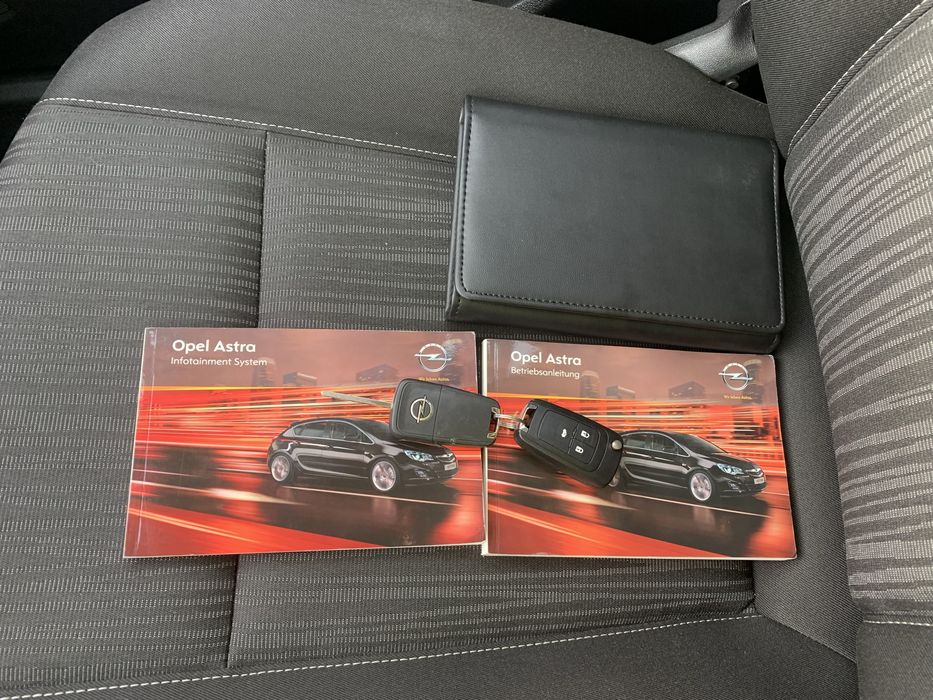 Opel Astra J 2011r 1.6 benz 115KM klima PDC  bdb stan OPŁACONA