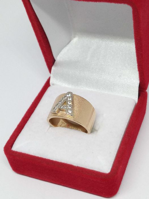 Lombardowski. Złoty pierścionek pr.585 7,18g rozm.9 BDB stan