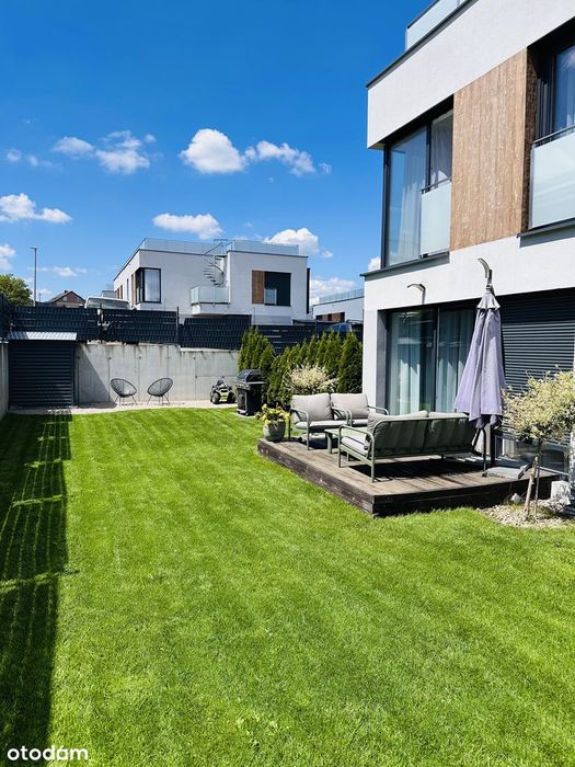 93 m² | Ogród 130 m² | Taras na dachu | Pompa ciepła | 11 min do Rynku