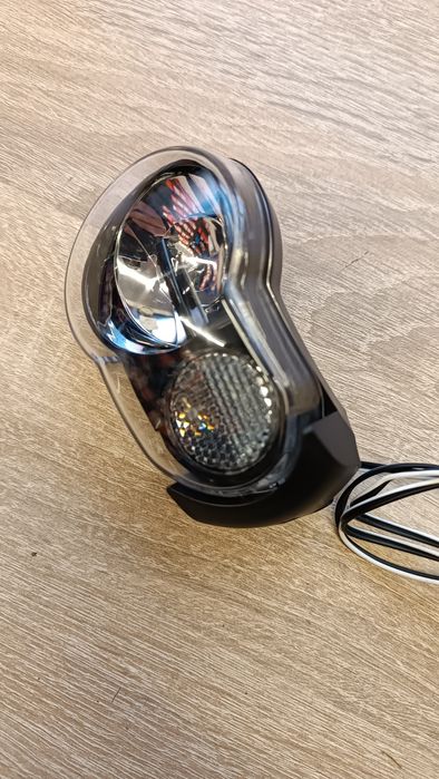 Lampka rowerowa AXA basta LED on off auto  czujnik