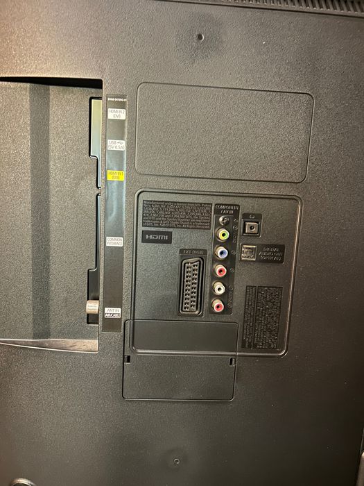 Televisão Samsung 42’’ flat screen (UE42F5000AWXZF)