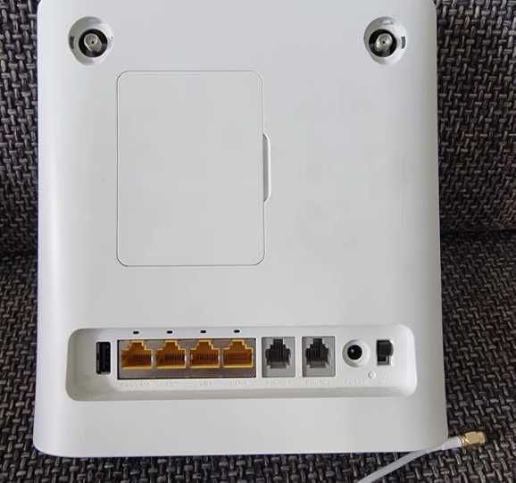 ZTE MF286 router z dodatkową antena LTE 4G 300 Mbps internet domowy TV