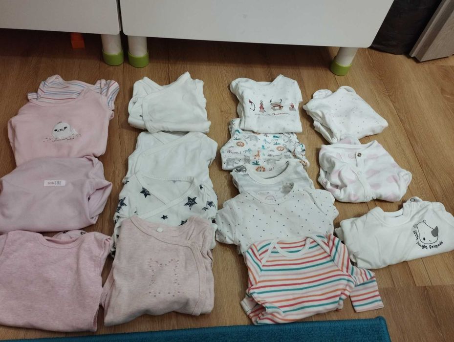 Ubranka dla dziewczynki 44-50-56 jak nowe!