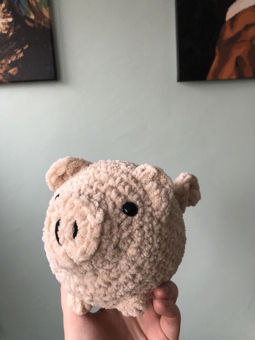 Pluszowa świnka na szydełku - pomarańczowa