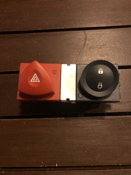 Botões Renault Megane II -4 piscas  e trancagem portas