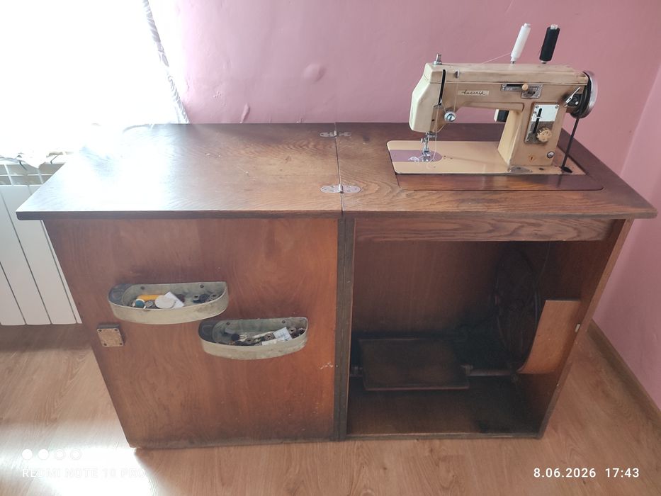 Maszyna do szycia Łucznik + silnik elektryczny