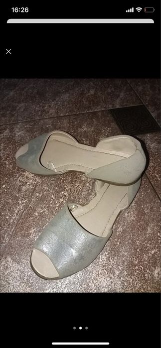 Босоніжки срібні