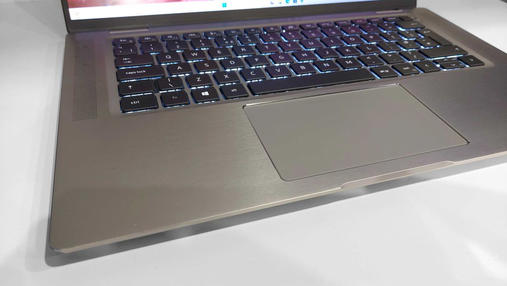 Dell Latitude 15" - i7-1185G7 16GB\512GB\Win11Pro\Office