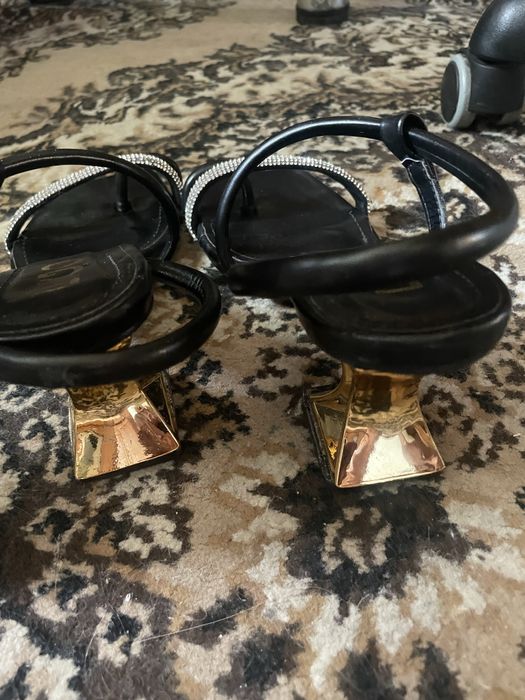 Босоніжки стрази,шкіряні