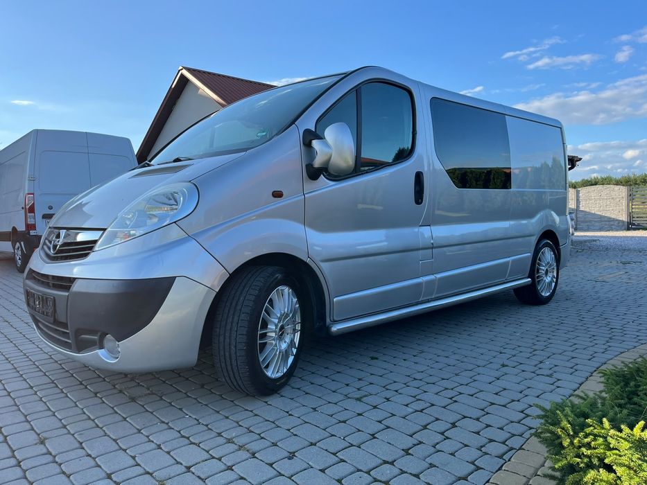 Opel Vivaro Long 2.0 DCI 114 KM Holenderka-6-osób,Klima Tempomat Alufelgi 18-Cali-Borbet 2010r stan bdb Zarejestrowany.