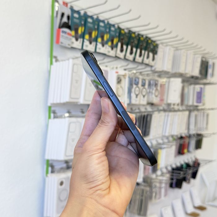 Iphone 15 128 Gb Black / Neverlock