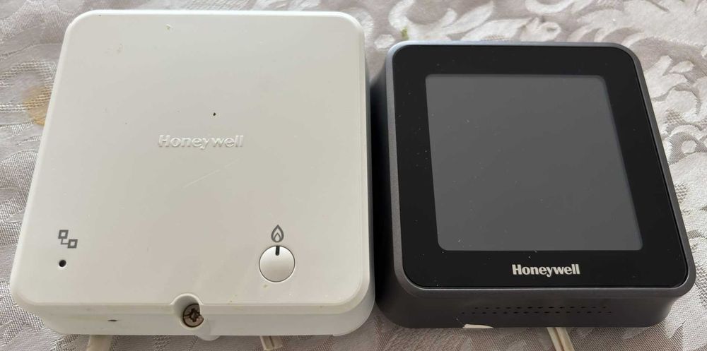 Termostato Honeywell T5 Wi-Fi + Módulo para controlo de Caldeiras