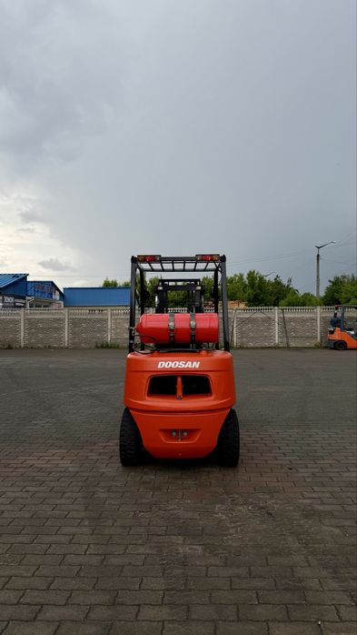 Навантажувач Doosan D30-G PRO 5 Погрузчик