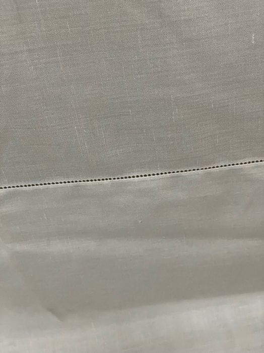 2 Cortinados brancos 2,69 x  2,35