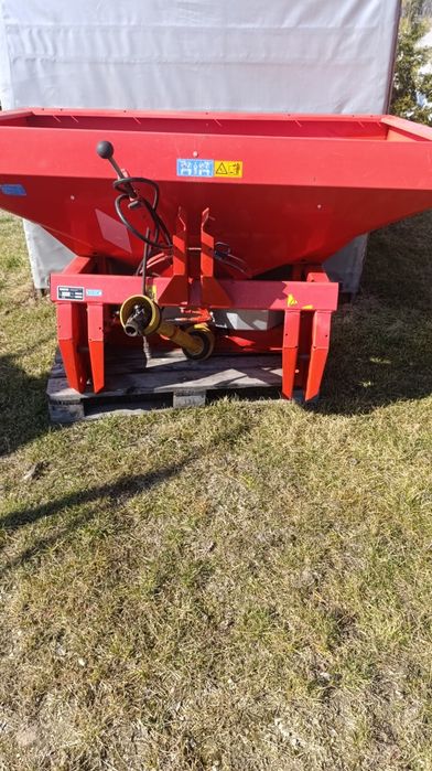 Rozsiewacz  Rauch kuhn Mds 932