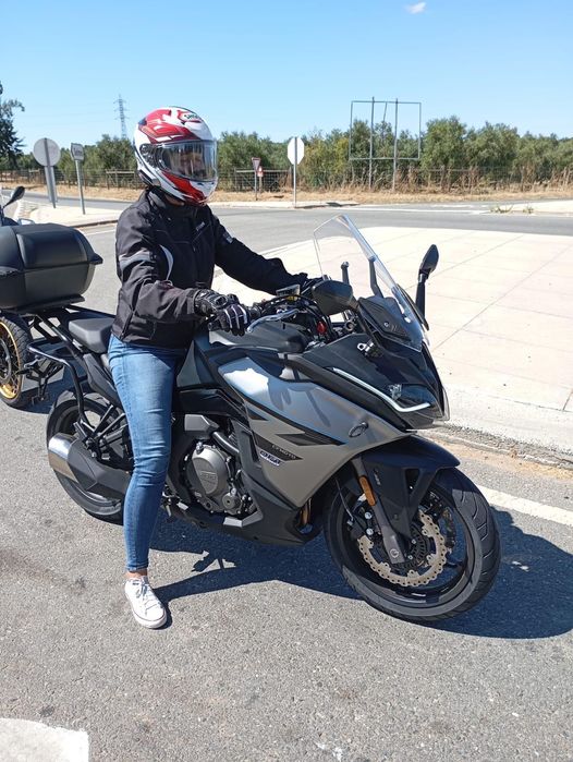 Mota 650GT poucos km