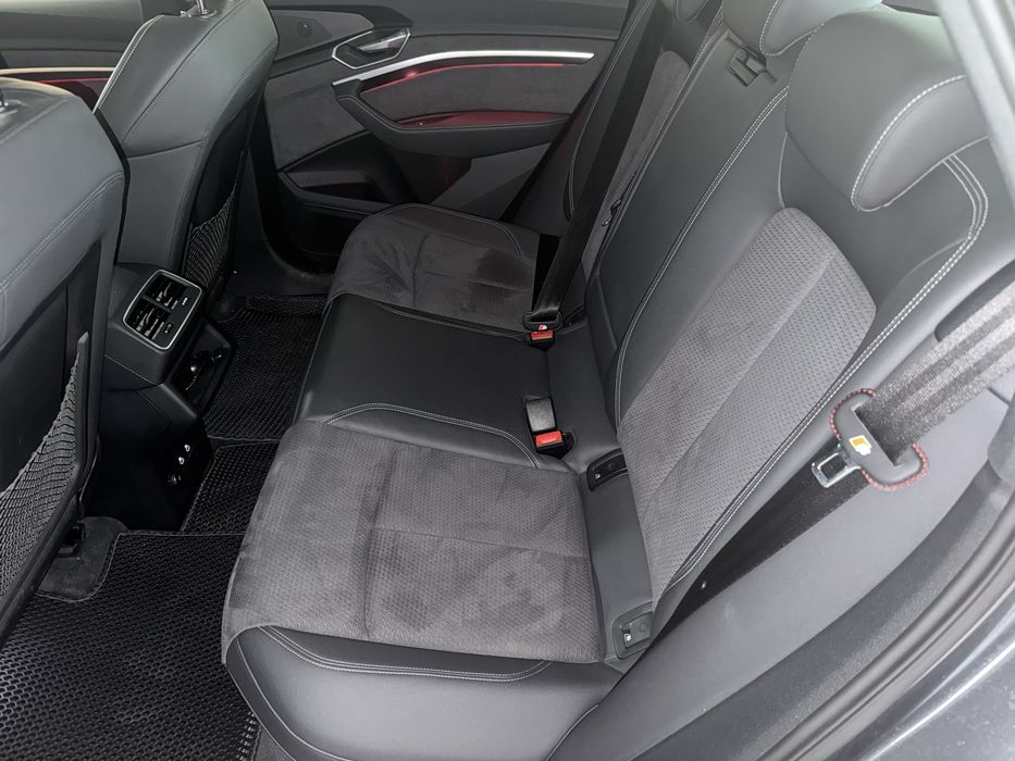 Продам Audi Q8 e-trone Europe