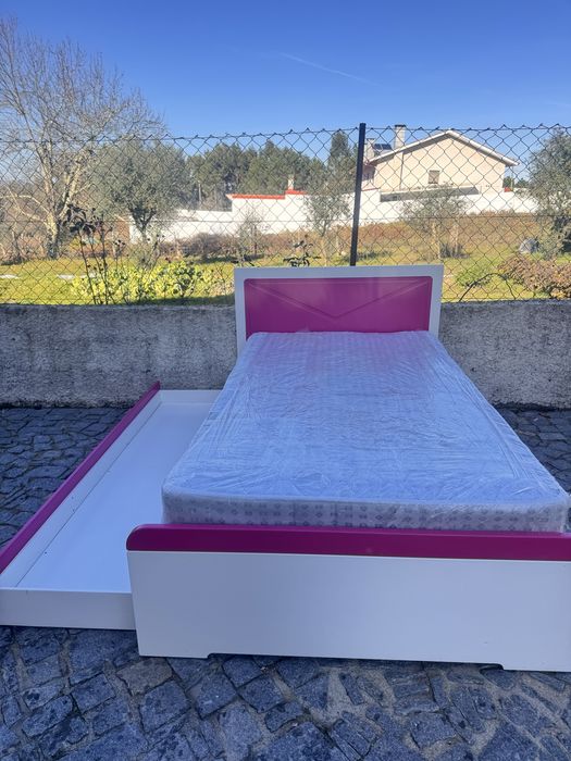 Cama  solteirao com colchao