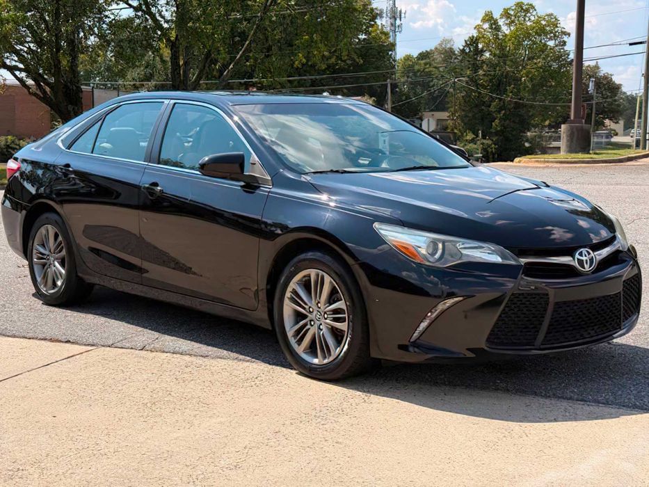 Toyota Camry      2016