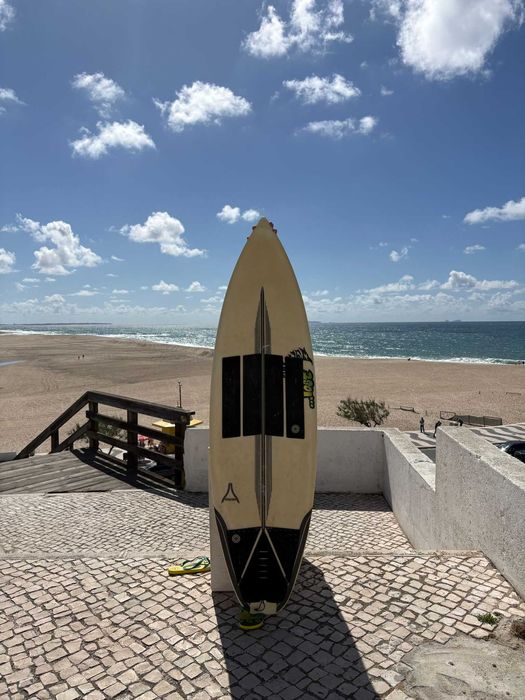 Prancha Surf Lost 5’8 | Deck Octopus | Sem quilhas