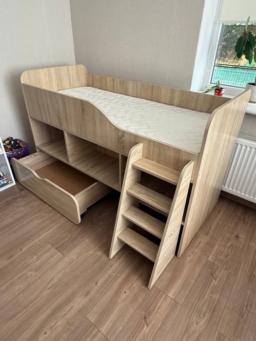 Детская кровать с матрасом